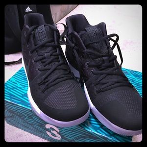 Nike Kyrie 3 sz11